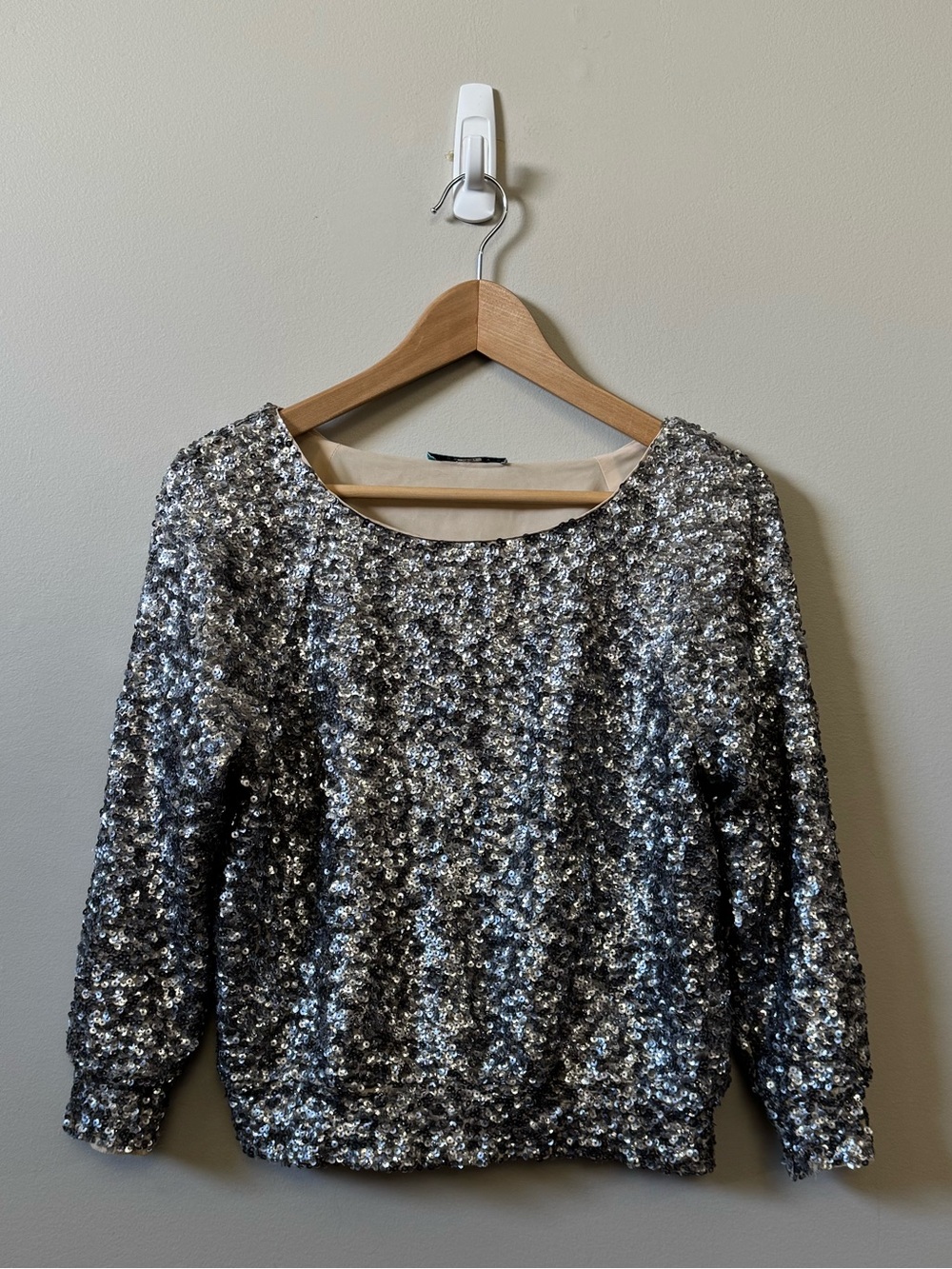 Alice + Olivia Evelina silk silver sequin pullover long sleeve top